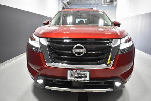 2022 Nissan Pathfinder SL 4WD