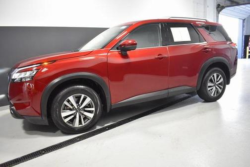 2022 Nissan Pathfinder SL 4WD