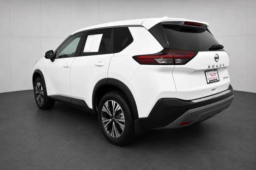 Pearl White Tricoat 2022 Nissan Rogue SV