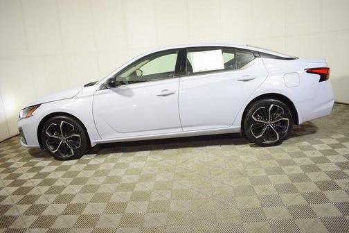 2023 Nissan Altima SR Intelligent AWD