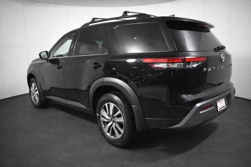 Super Black 2026 Nissan Pathfinder SL