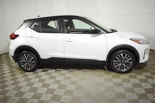 2022 Nissan Kicks SV