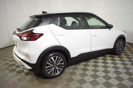 2022 Nissan Kicks SV