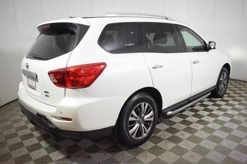 2018 Nissan Pathfinder SV