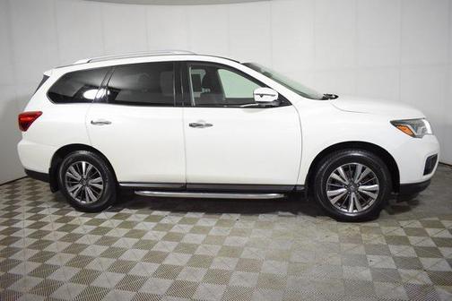 2018 Nissan Pathfinder SV