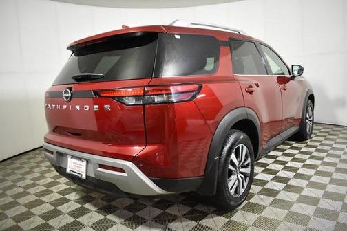 2023 Nissan Pathfinder SL 4WD