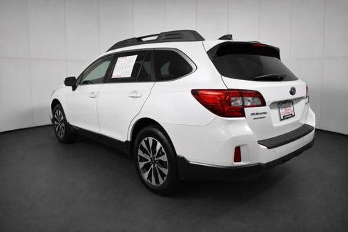 Crystal White Pearl 2016 Subaru Outback 2.5i Limited
