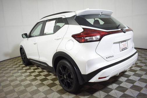 2021 Nissan Kicks SR