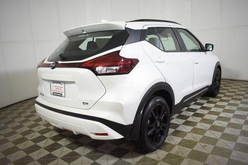 2021 Nissan Kicks SR