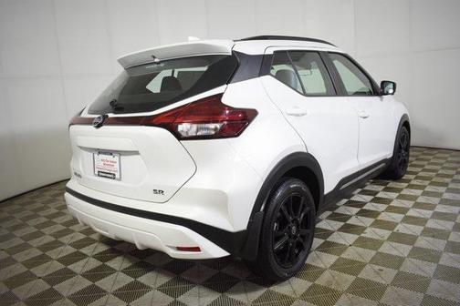 2021 Nissan Kicks SR
