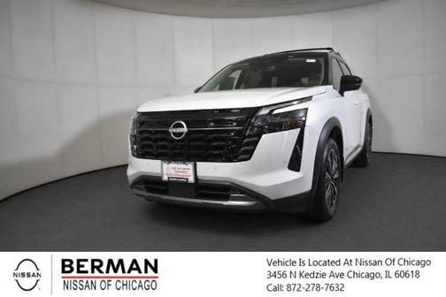 Everest White Pearl Tricoat/Super Black 2026 Nissan Pathfinder Platinum