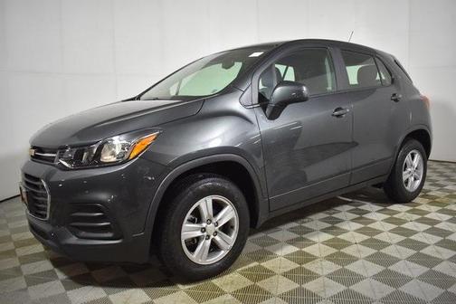Photo 1 of 27 of 2020 Chevrolet Trax LS