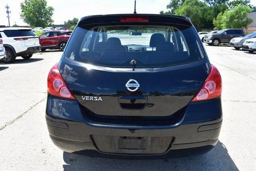 2010 Nissan Versa 1.8 S
