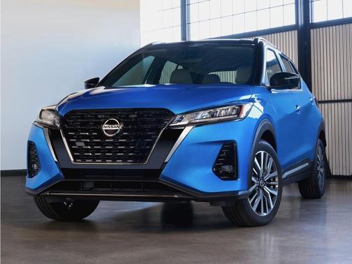 Aspen White Tricoat 2021 Nissan Kicks SR