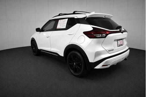 Aspen White Tricoat 2021 Nissan Kicks SR