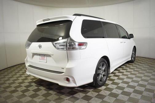 2017 Toyota Sienna SE