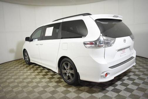 2017 Toyota Sienna SE