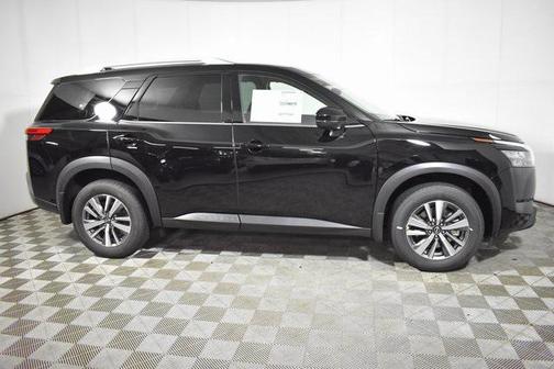 2025 Nissan Pathfinder SL 4WD