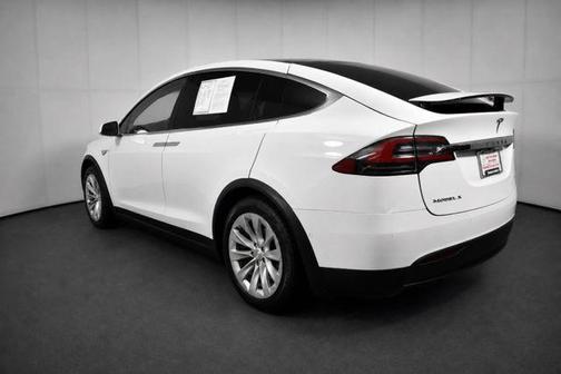 Pearl White Multi-Coat 2016 Tesla Model X 70D