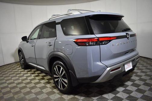 2025 Nissan Pathfinder Platinum 4WD