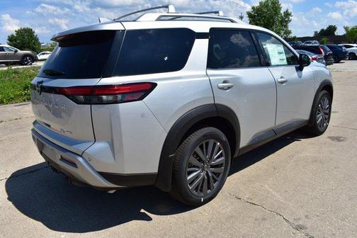 2025 Nissan Pathfinder SL 4WD