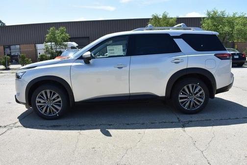 2025 Nissan Pathfinder SL 4WD