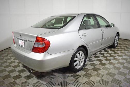 2004 Toyota Camry LE V6