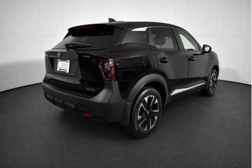 Super Black 2025 Nissan Kicks SV