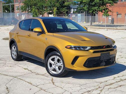 Acapulco Gold 2024 Dodge Hornet GT Plus AWD