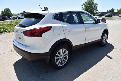 2017 Nissan Rogue Sport S