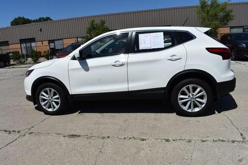 2017 Nissan Rogue Sport S