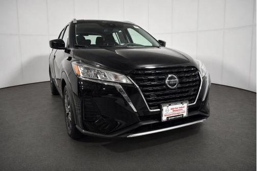 Super Black 2021 Nissan Kicks SV