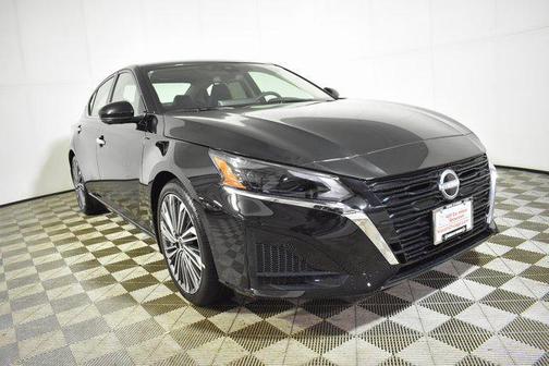 2025 Nissan Altima SL FWD