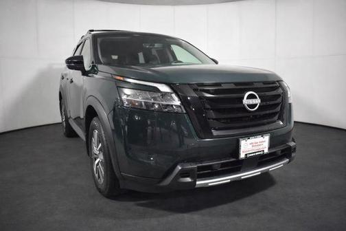 2024 Nissan Pathfinder SL 4WD