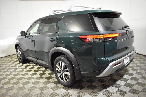 2025 Nissan Pathfinder SL 4WD