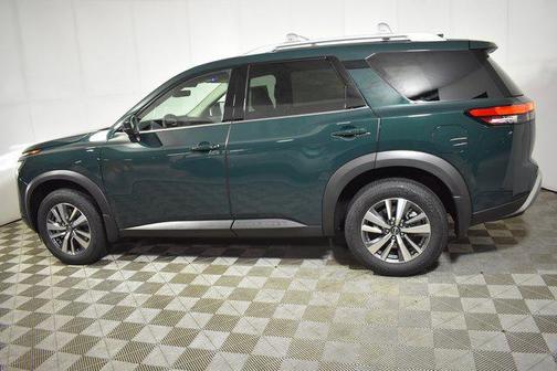2025 Nissan Pathfinder SL 4WD