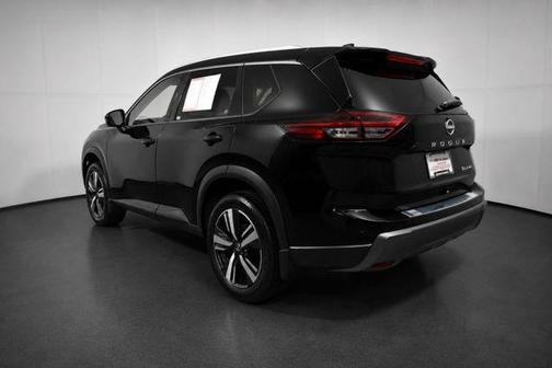 Super Black 2025 Nissan Rogue SL