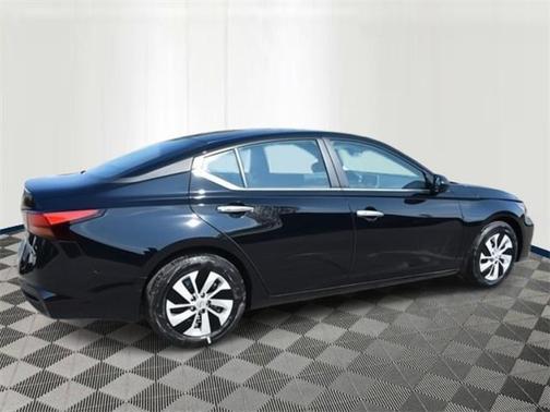 2025 Nissan Altima S FWD