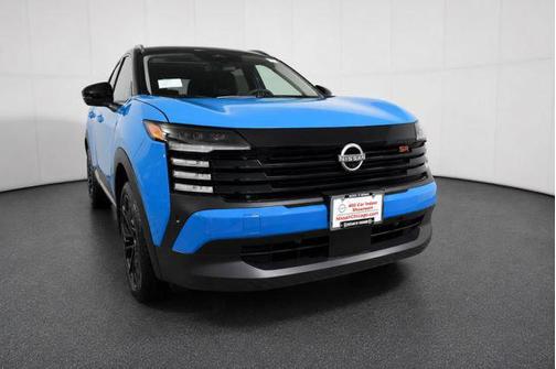 Arctic Ice Blue Metallic/Super Black 2026 Nissan Kicks SR