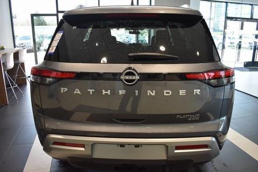 2025 Nissan Pathfinder Platinum 4WD