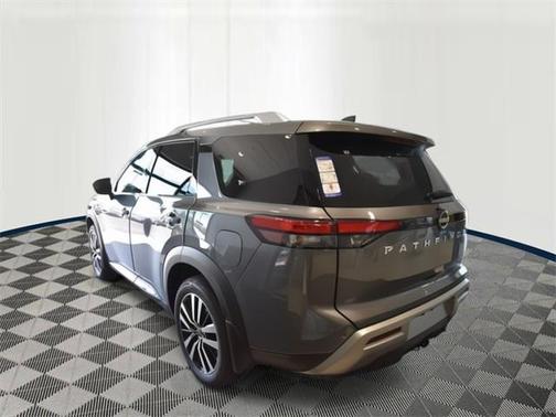 2025 Nissan Pathfinder Platinum 4WD