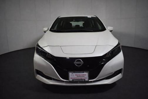Pearl White Tricoat 2025 Nissan Leaf SV PLUS