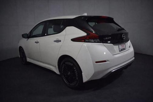 Pearl White Tricoat 2025 Nissan Leaf SV PLUS
