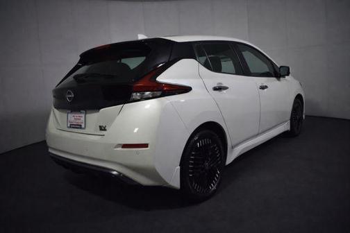 Pearl White Tricoat 2025 Nissan Leaf SV PLUS