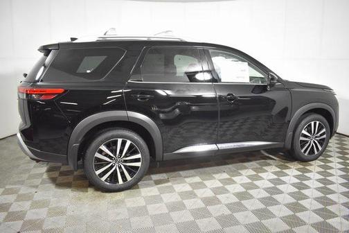 2025 Nissan Pathfinder Platinum 4WD