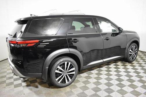 2025 Nissan Pathfinder Platinum 4WD