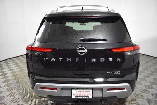2025 Nissan Pathfinder Platinum 4WD