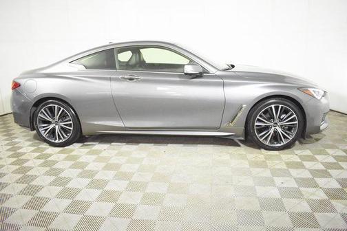 2022 INFINITI Q60 LUXE AWD