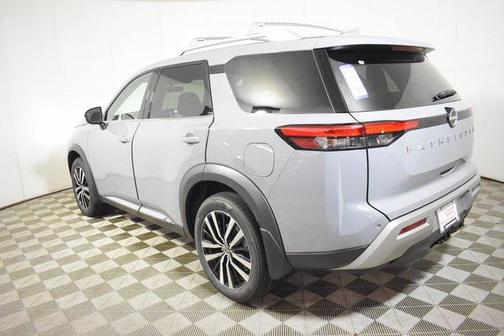 2025 Nissan Pathfinder Platinum 4WD