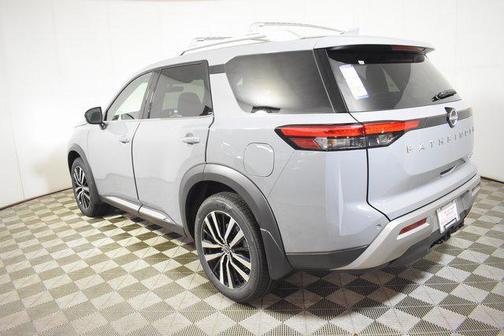 2025 Nissan Pathfinder Platinum 4WD
